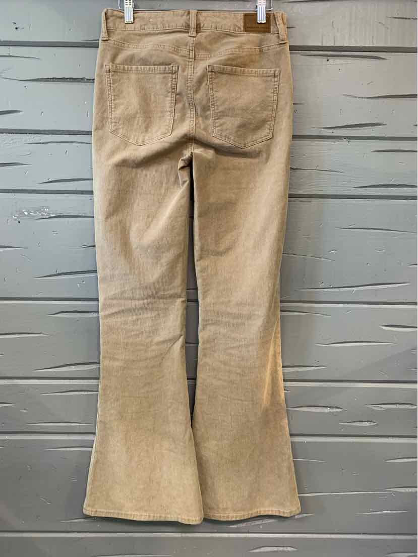 W AMERICAN EAGLE TAN Size 2 P