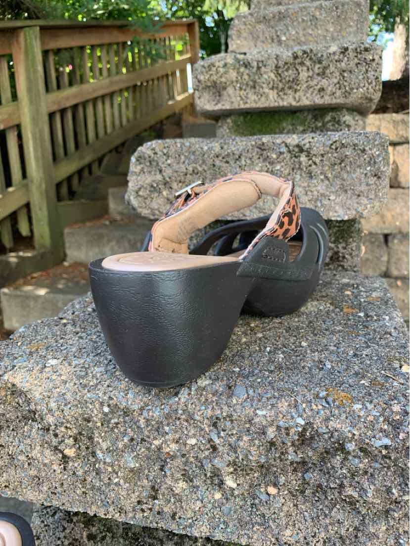 W DR SCHOLLS BR Size 9 SHOE