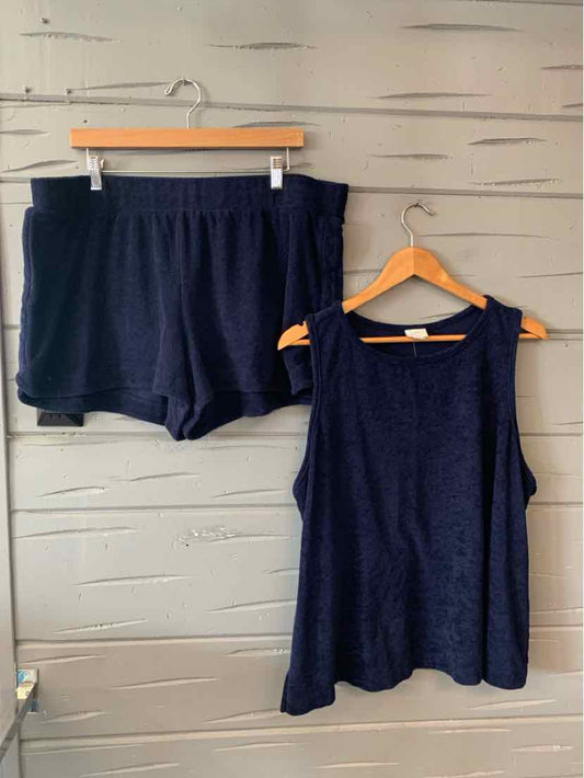 Navy blue sleeveless tank top and matching elastic waist shorts, soft knit fabric summer set, size XXL.