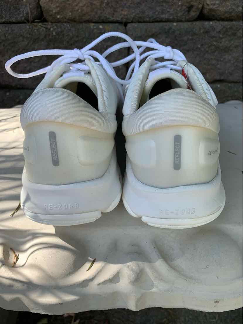 W RYKA WH Size 10 SNEAKER