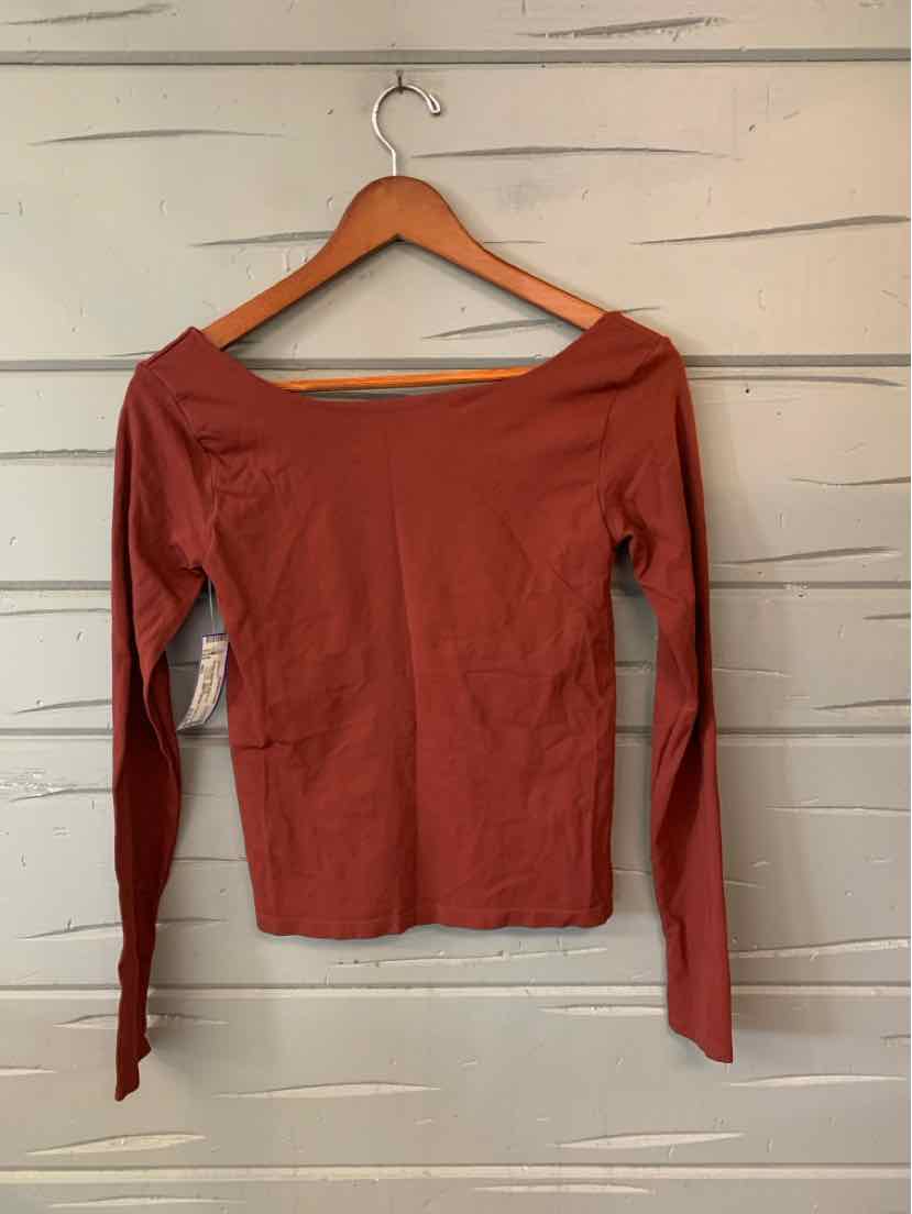 W FREE PEOPLE INTIMATELY BURG Size M/L T