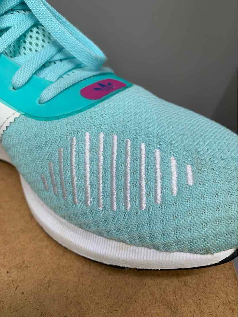 W ADIDAS AQUA Size 8.5 SNEAKER