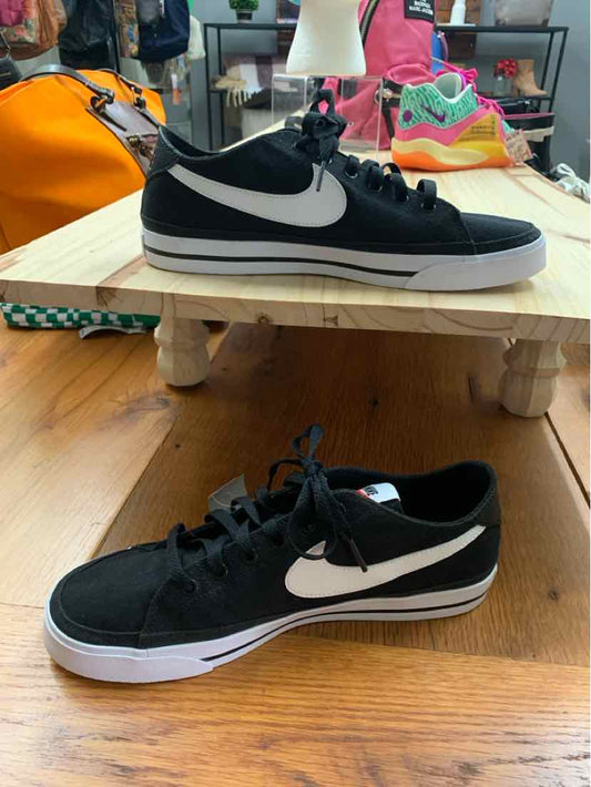 W NIKE BK Size 10 SNEAKER