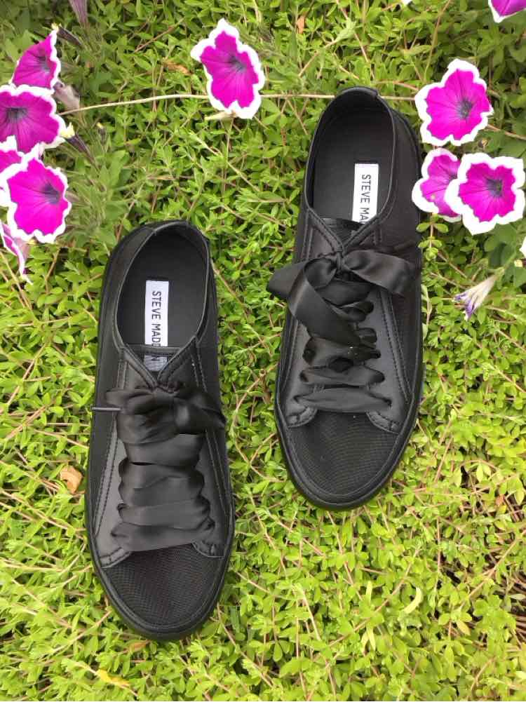 W STEVE MADDEN BK Size 38 SHOE