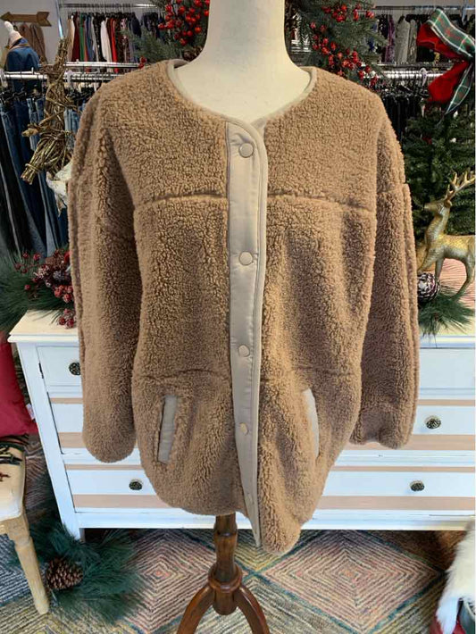 W ABERCROMBIE AND FITCH BR Size MED OW