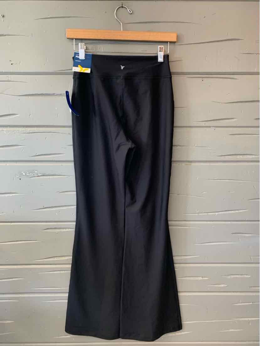 Black Old Navy women's trousers with a straight-leg cut and smooth, lightweight fabric.