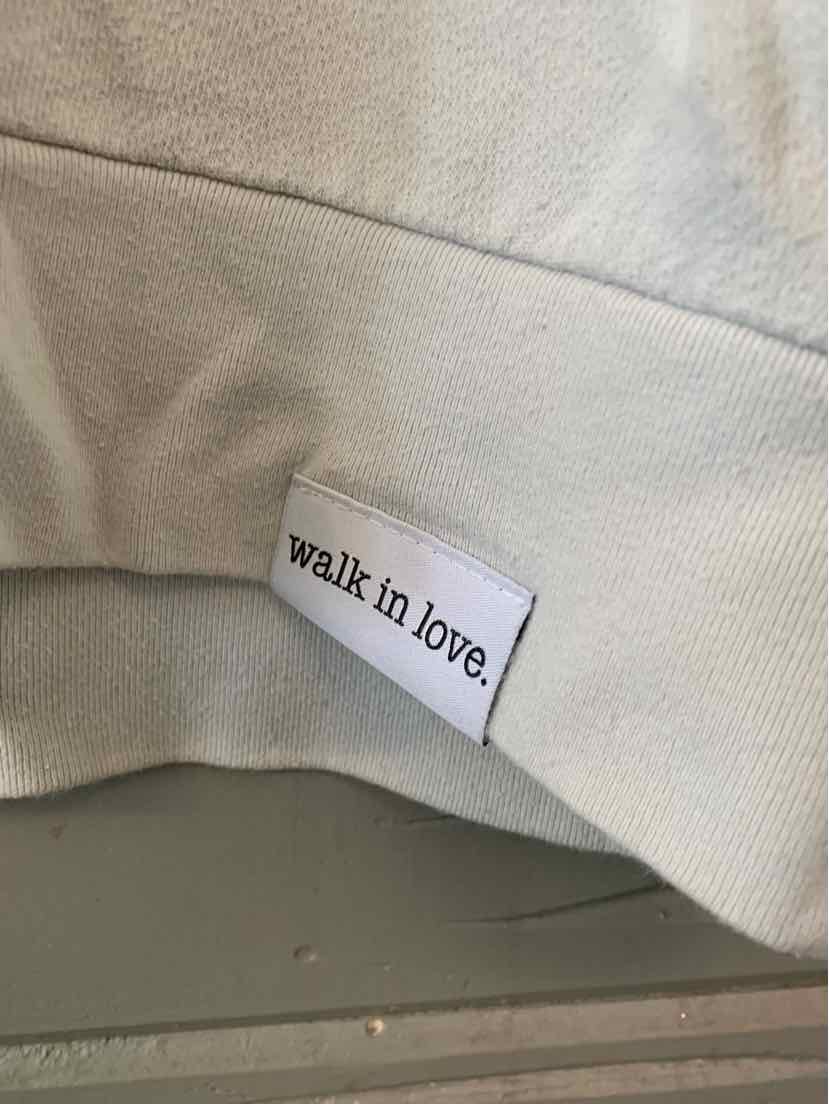 W WALK IN LOVE GY Size SM T