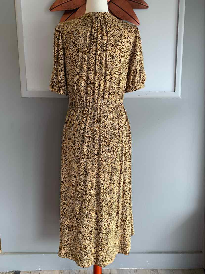 W AMAZON ESSENTIALS TAN Size MED DR