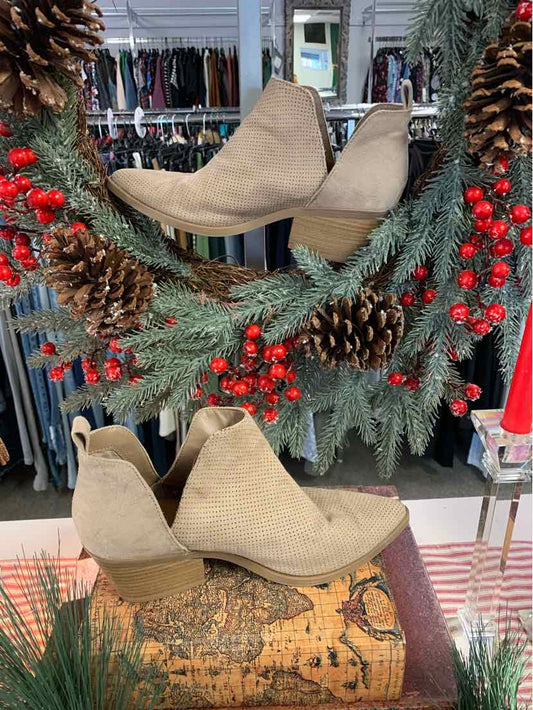 W UNIVERSAL THREAD TAN Size 7.5 BOOT