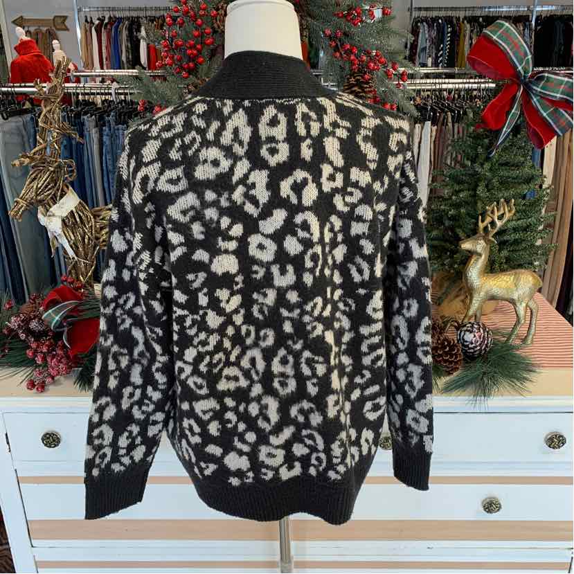 W UNIVERSAL THREAD GY Size SM SW