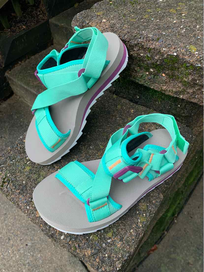 W MERRELL TEAL Size 8 SANDAL