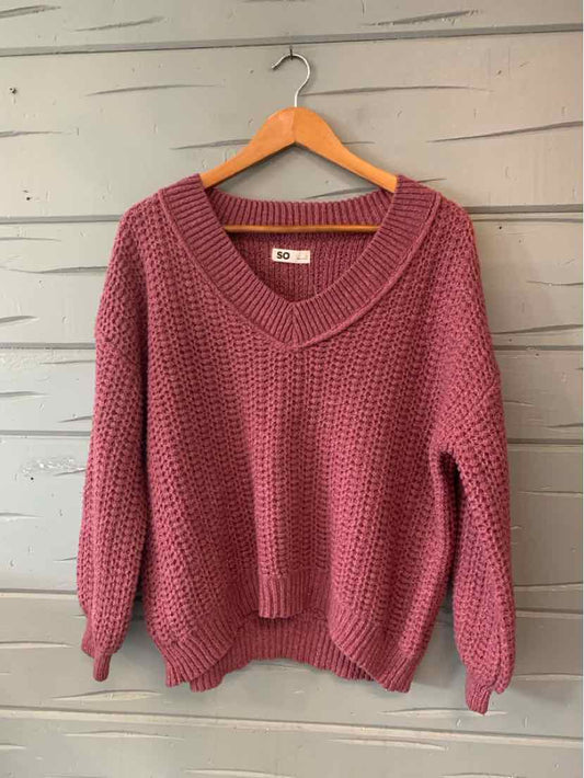 Mauve chunky knit V-neck sweater with long balloon sleeves and ribbed cuffs, ideal for women's casual tops or layering with.