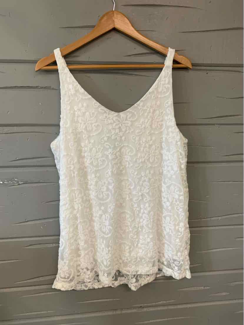 White sleeveless tank top with lace texture and scalloped hem, size XL.