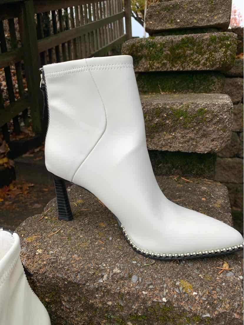 W BCBGENERATION WH Size 8.5 BOOT