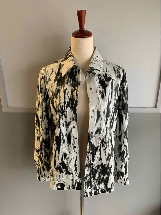 White and black abstract patterned button-up jacket with collar in size small.