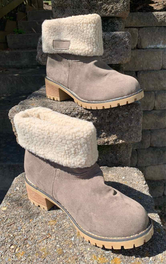 W NO LABEL BR Size 41 BOOT