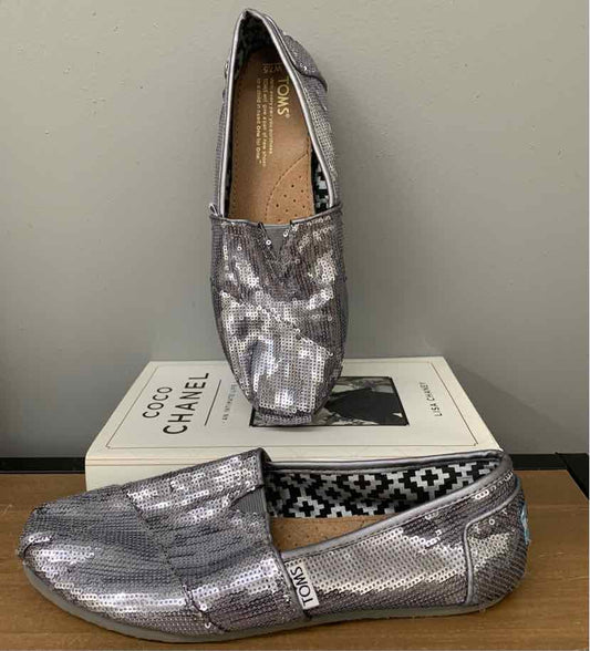 W TOMS SLV Size 7.5 SHOE