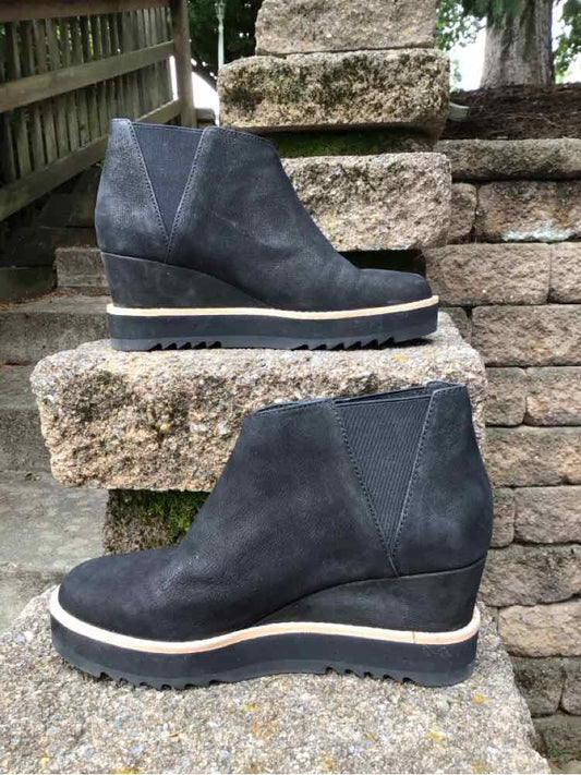 W EILEEN FISHER BK Size 6.5 BOOT
