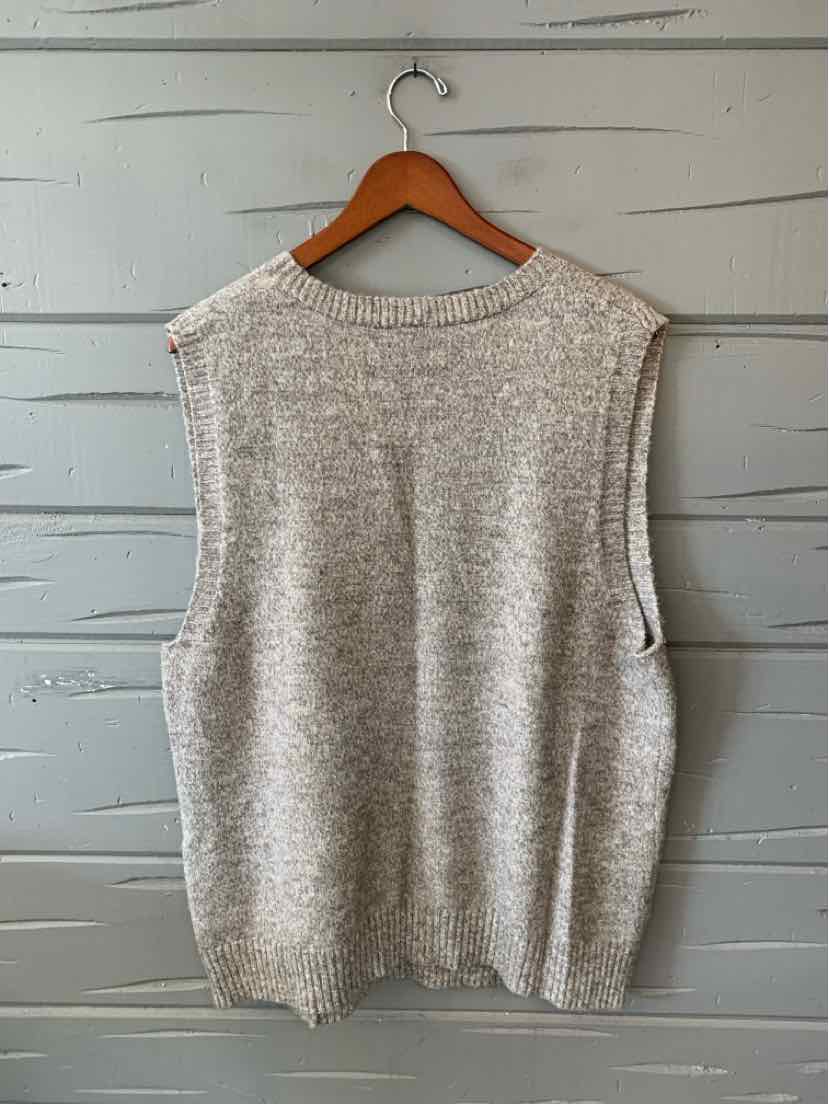 Light gray marled knit sleeveless top with a rounded neckline and relaxed fit, hanging on a wooden hanger.