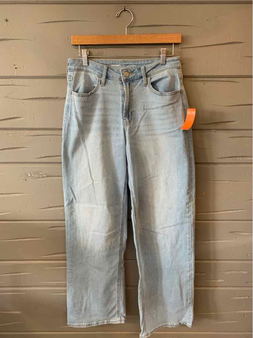 Light blue high-waist jeans with a straight leg, classic five-pocket design, and belt loops.