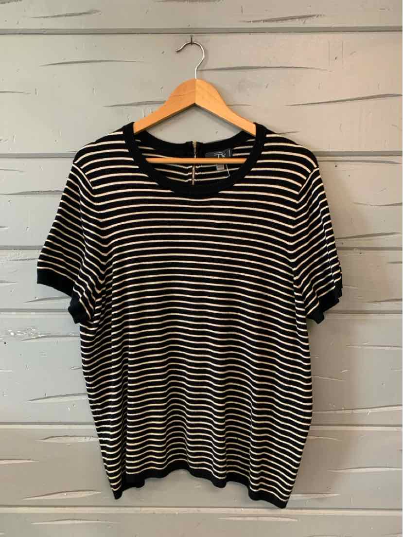 Black and white striped short-sleeve cotton T-shirt in size 2X with a round neckline.