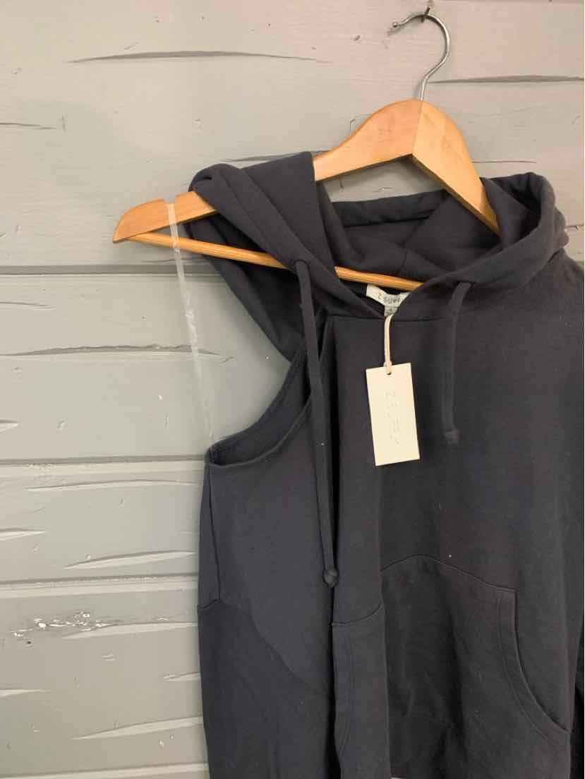 W Z SUPPLY GY Size SM T