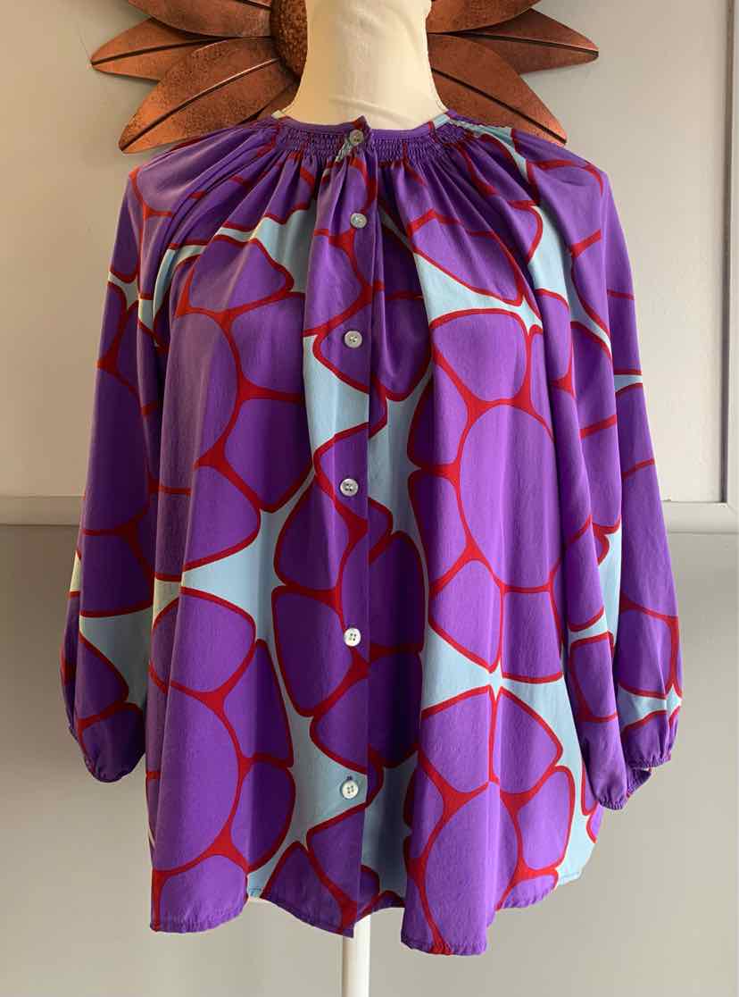 W TUCKER PL Size MED T