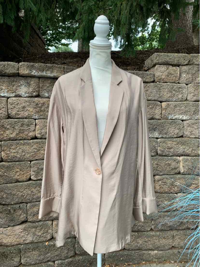 W H&M BEIGE Size MED OW