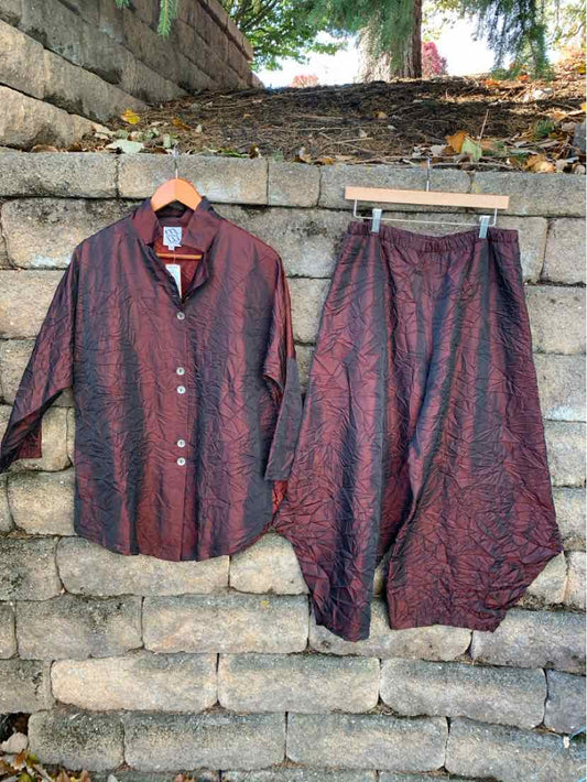 W SQUARE BY NEETU MALIK BURG Size LG/XL 2PCSET