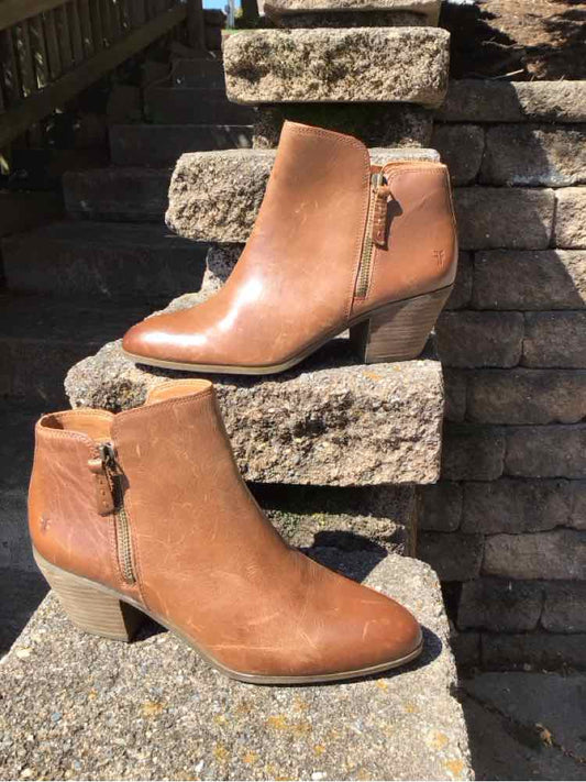W FRYE TAN Size 9 BOOT