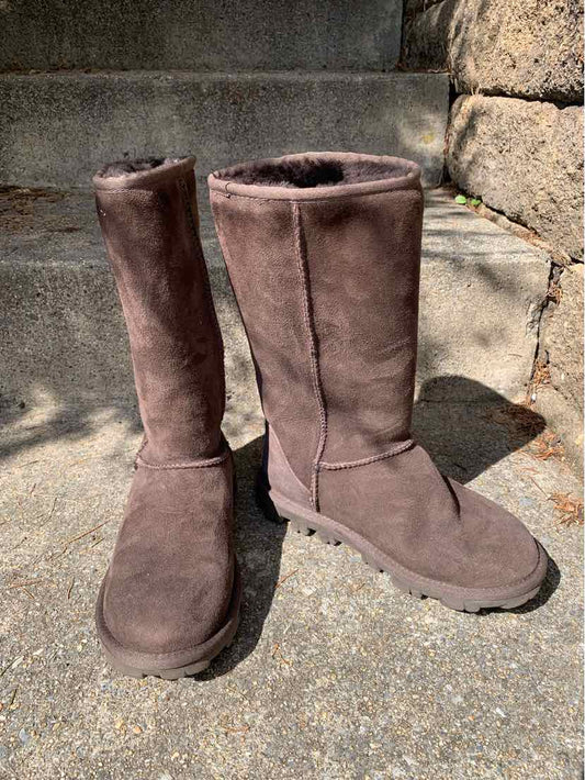 W UGG BR Size 6 BOOT