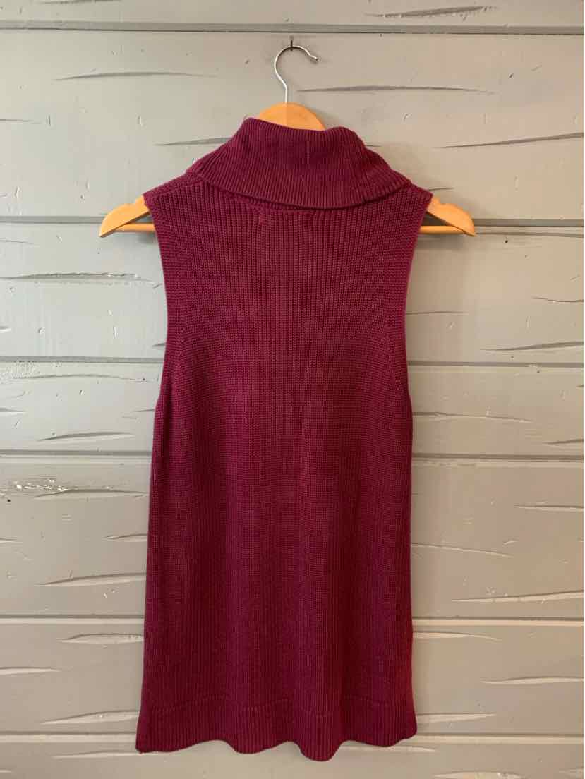 Sleeveless burgundy knit turtleneck sweater with a straight hem, size small.
