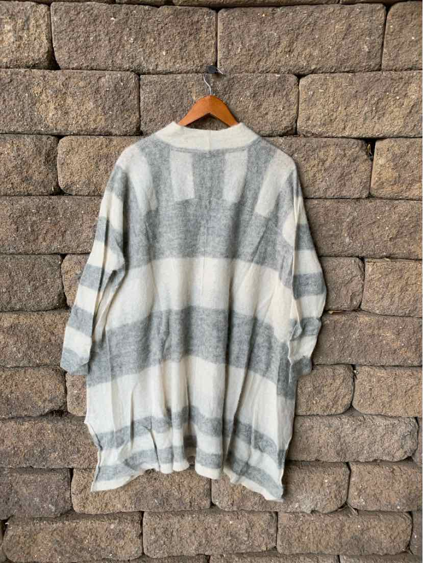 W FREE PEOPLE GY Size M/L SW