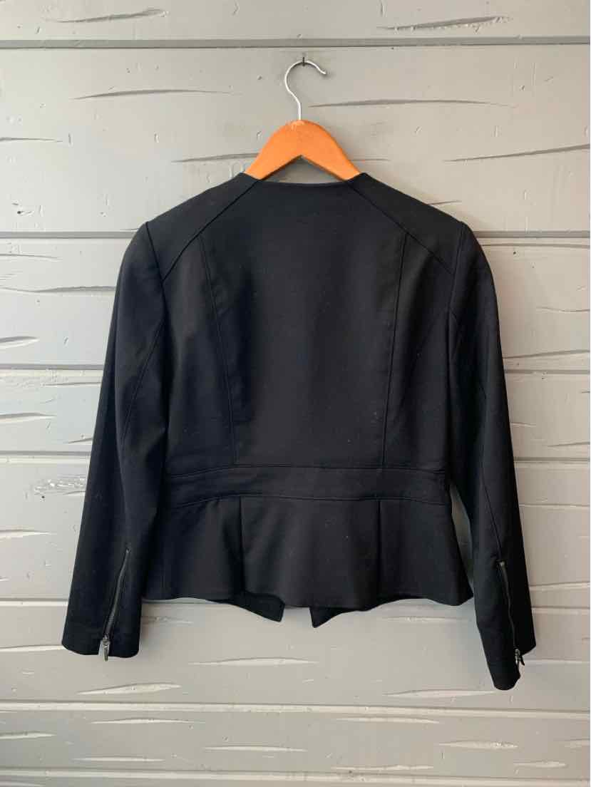 W WHBM BK Size 8 OW
