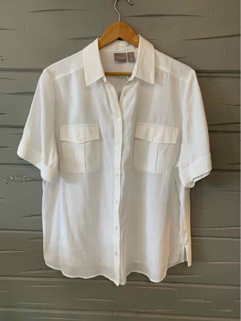 White short-sleeve button-up shirt with two chest pockets and a classic collar in size 2XL.