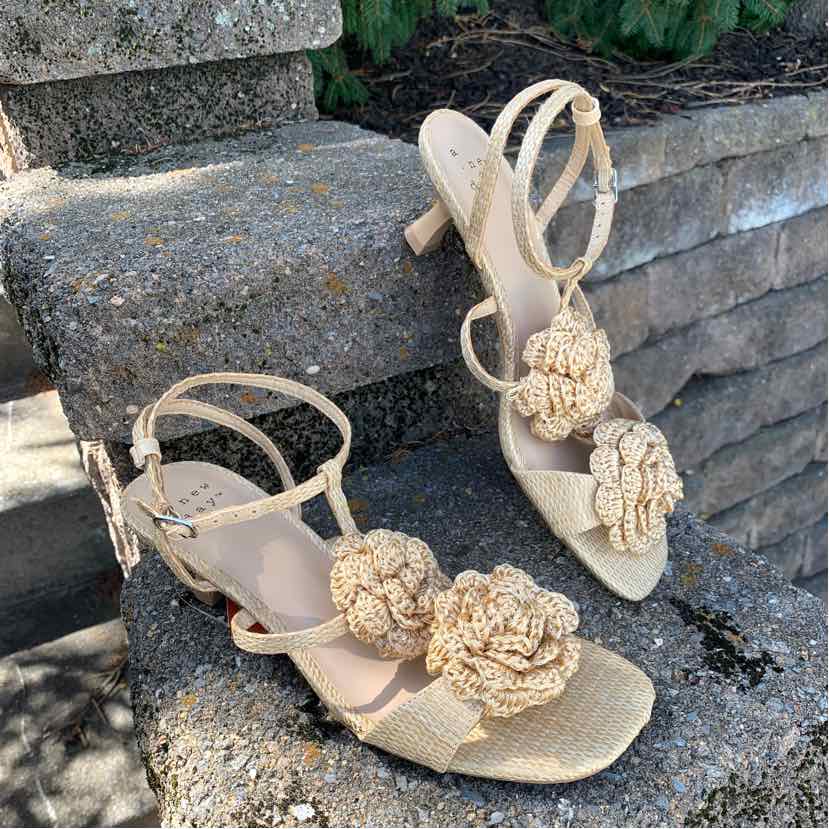 Natural beige crochet sandals with floral accents and low block heels, ankle strap closure, size 9.