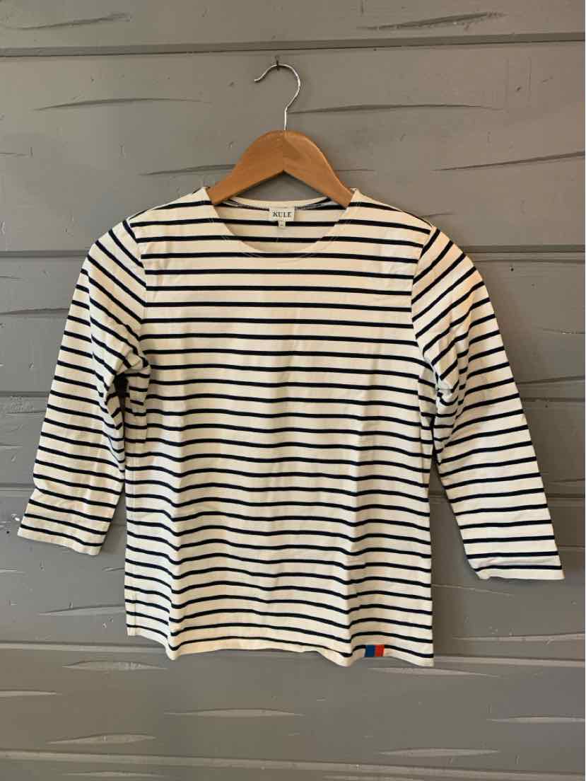 White long-sleeve shirt with black horizontal stripes and a round neckline, size XS.