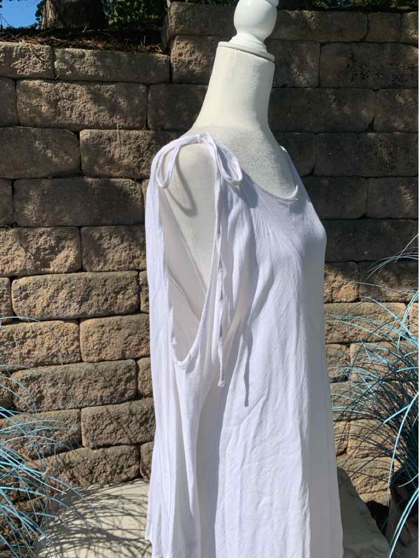 W FREE PEOPLE WH Size MED DR