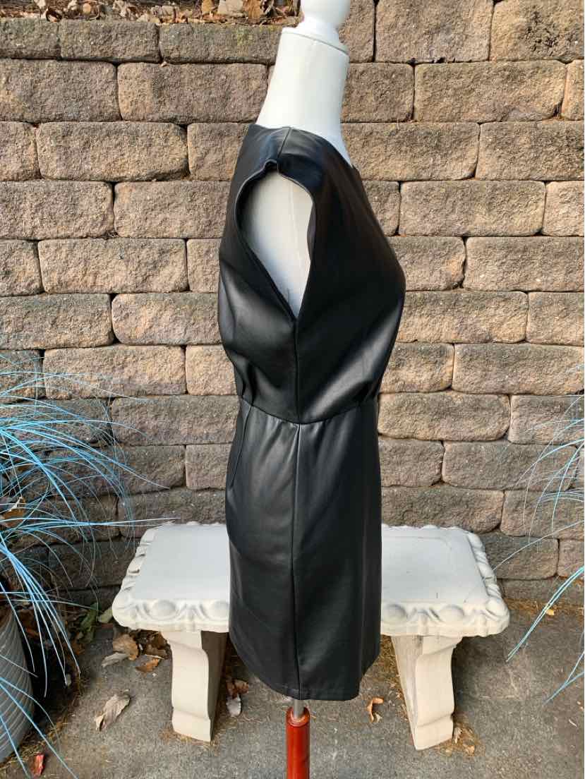 W BISHOP + YOUNG BK Size MED DR