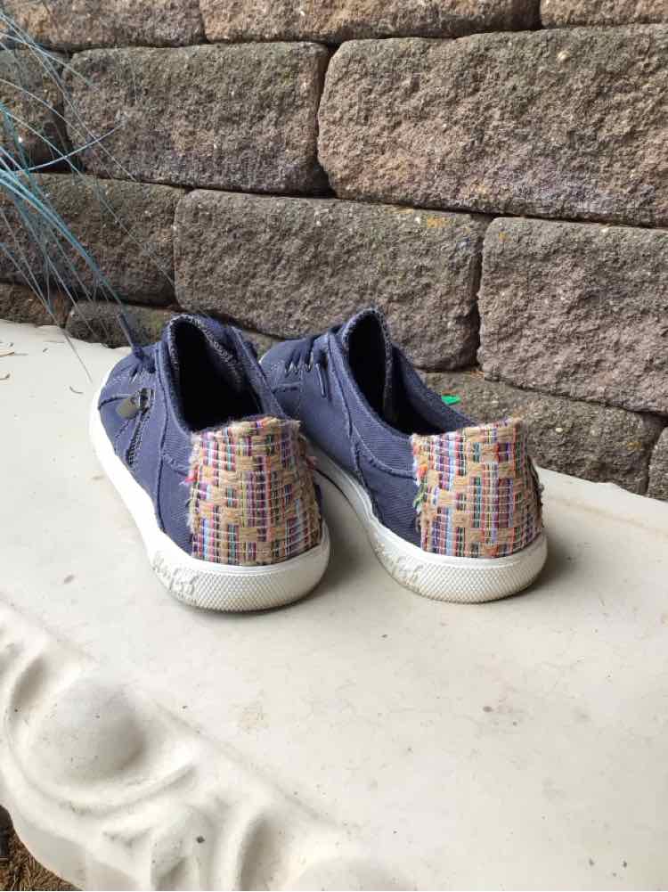 Navy blue W Blowfish NY sneaker size 11 with multicolor woven back heel and white sole.