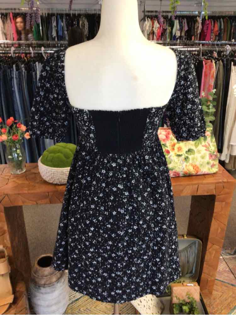 W MAEVE NY Size 6 DR