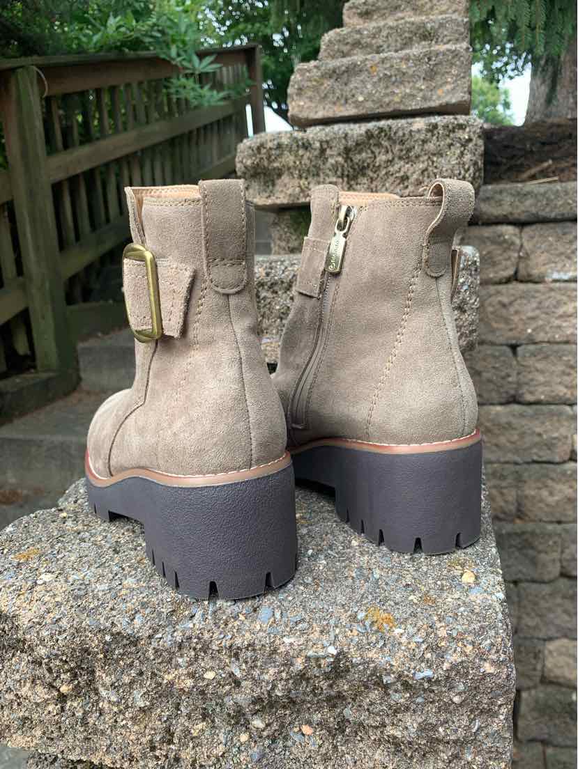 W BLONDO BEIGE Size 6 BOOT
