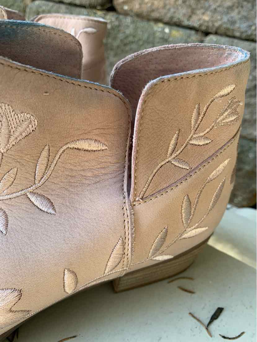 W SEYCHELLE RS Size 9.5 BOOT