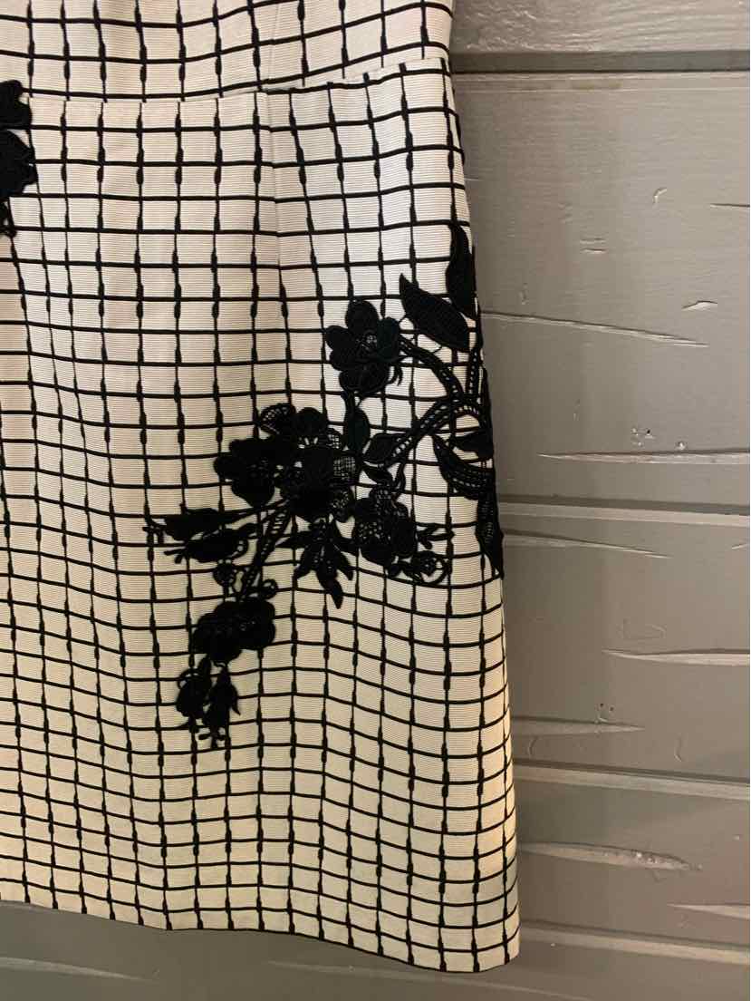 W BETSY JOHNSON WH Size 2 DR