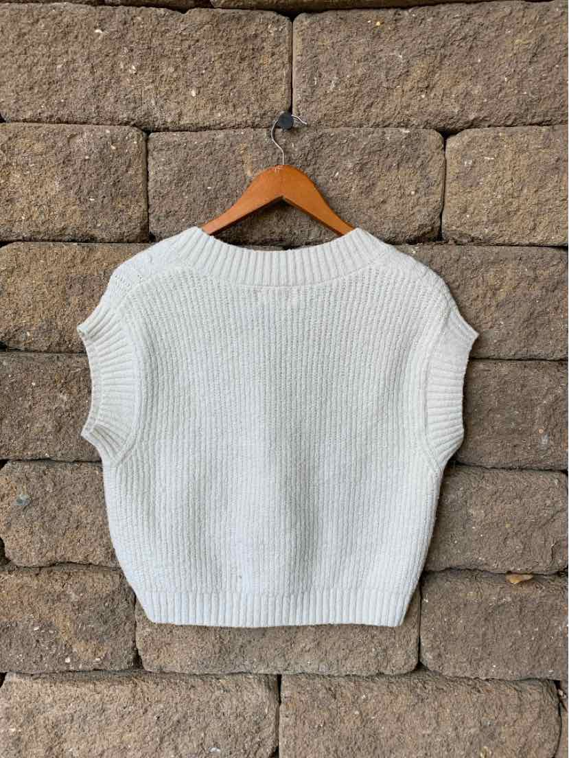 W UNIVERSAL THREAD CR Size SM V