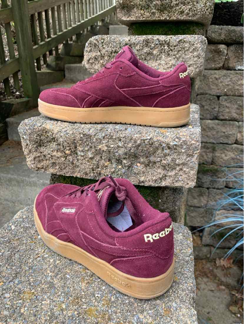 W REEBOK BURG Size 7 SNEAKER