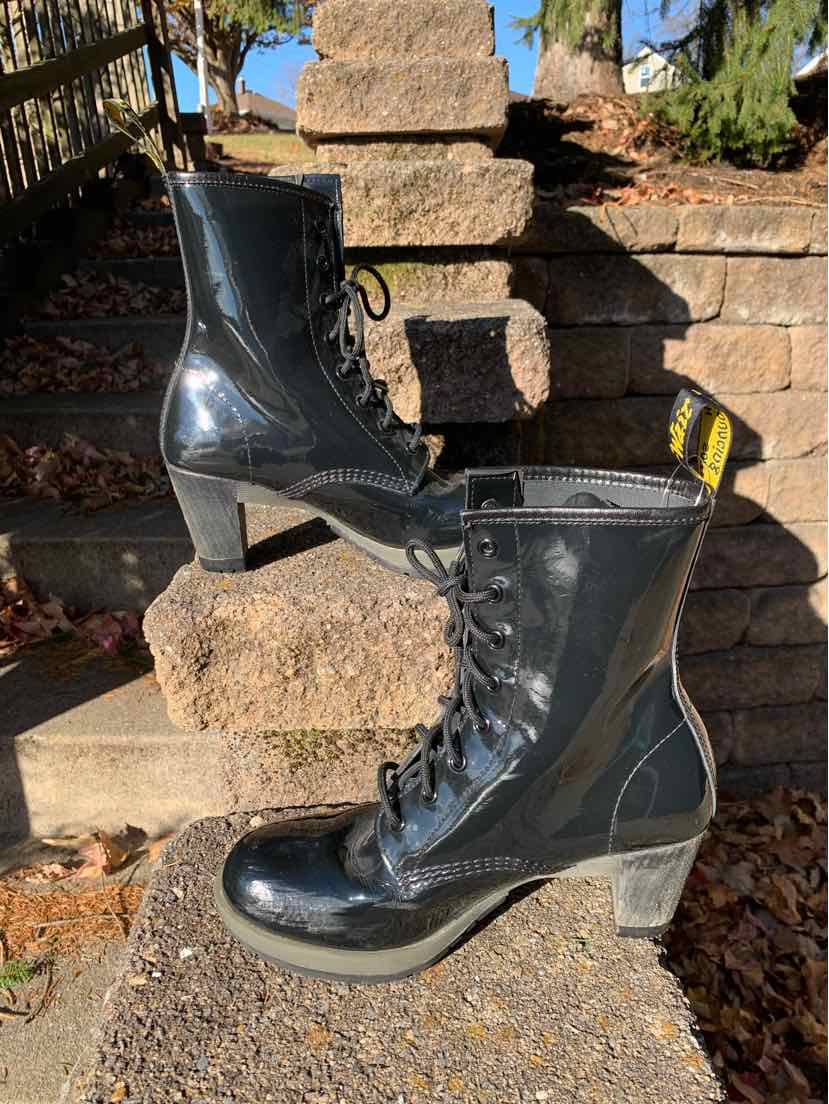 W DR. MARTENS BK Size 10 BOOT