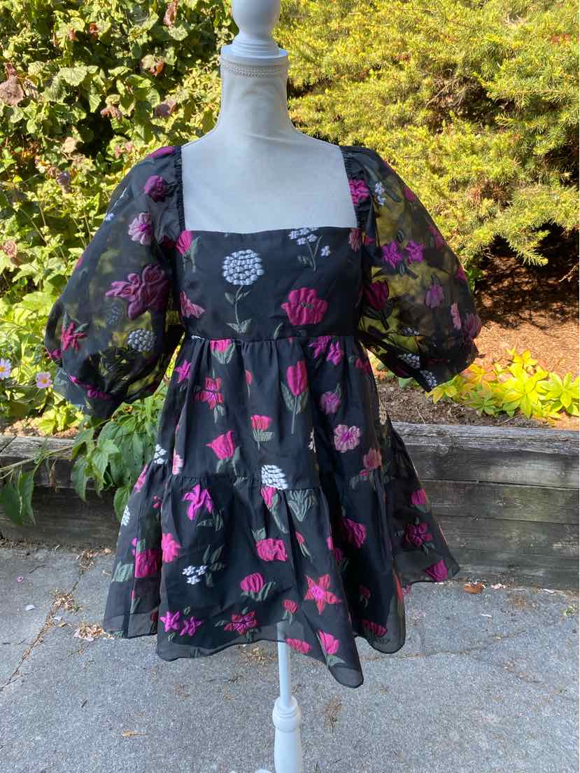 W AMANDA UPRICHARD BK Size LG DR
