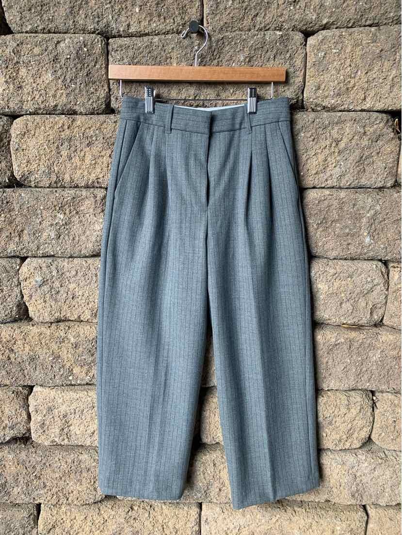 W WILFRED GY Size 2 2PCSET