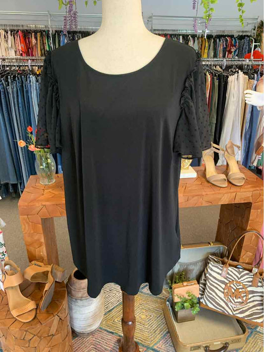 W ADRIANNA PAPELL BK Size 1X T